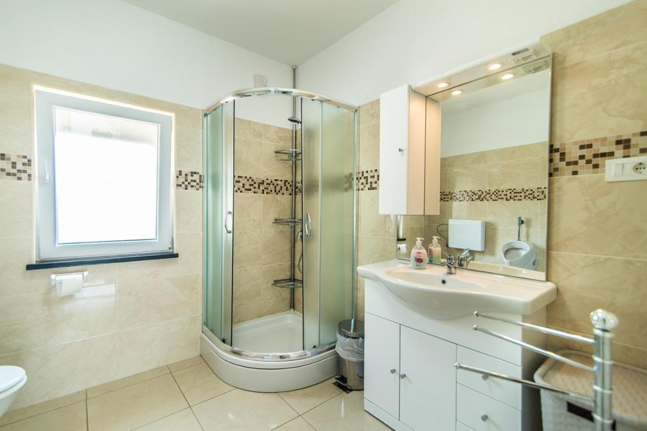 Holiday House Vlahovich Villa Tinjan Luaran gambar