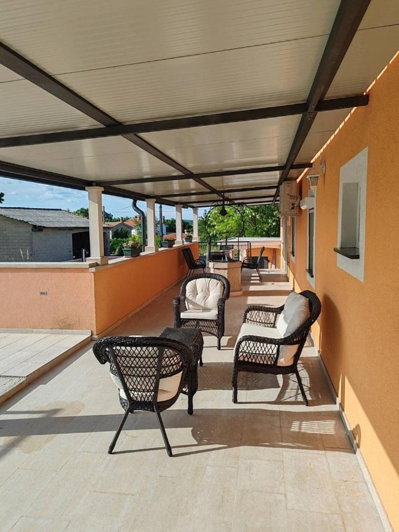 Holiday House Vlahovich Villa Tinjan Luaran gambar